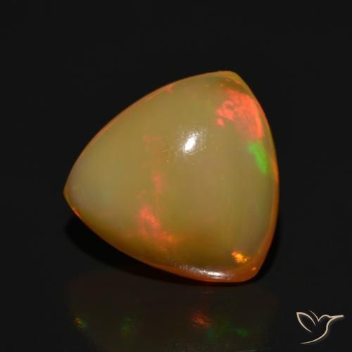 أوبال متعدد الألوان طبيعي، مثلثى، 3.13 قيراط، نصف شفاف