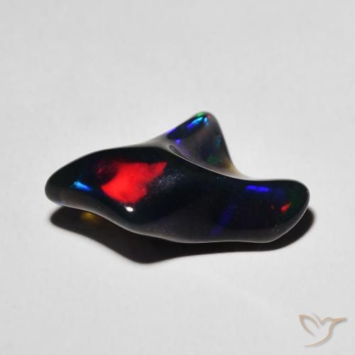 أوبال متعدد الألوان طبيعي، شكل خيالي، 2.73 قيراط، نصف شفاف