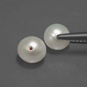 لؤلؤ طبيعي بلون كريمي، وزن ‎‎ قيراط، شكل كرة / كروي، مقاس ‎6.19‎ مم