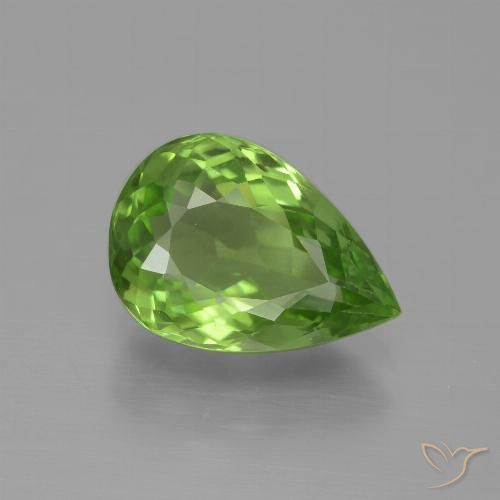 3.60ct طبيعي أخضر متوسط زبرجد, شكل الكمثرى, قليلا جدا