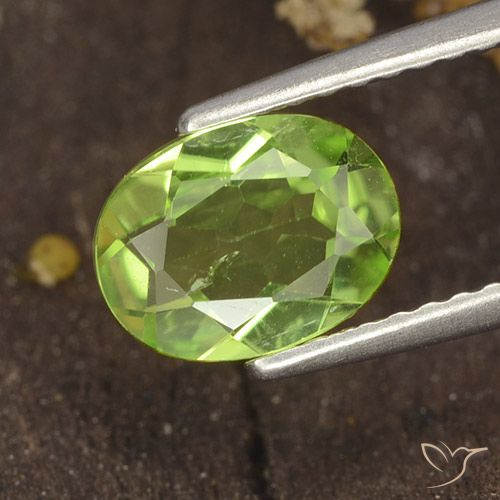 1.16ct طبيعي أخضر متوسط زبرجد, بيضوي, قليلا جدا