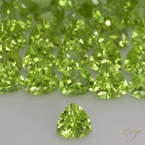 0.50ct طبيعي أخضر حيوي زبرجد, مثلثى, VVS-VS