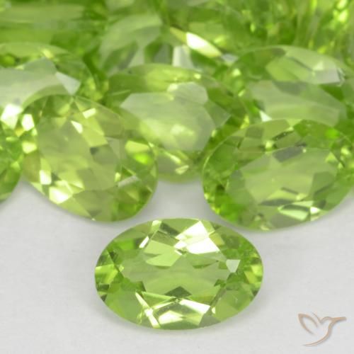 0.49ct طبيعي أخضر حيوى فاتح زبرجد, بيضوي, قليلا جدا