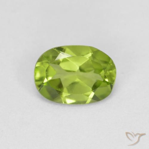 0.80ct طبيعي أخضر متوسط زبرجد, بيضوي, قليلا جدا