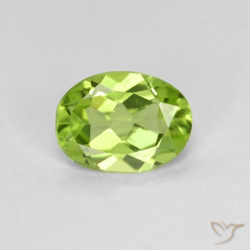 0.80ct طبيعي أخضر حيوي زبرجد, بيضوي, قليلا جدا