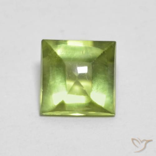 0.78ct طبيعي أخضر حيوي زبرجد, مربع, شفاف