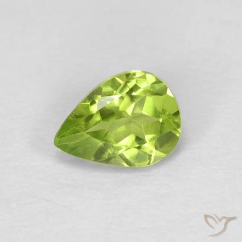 0.68ct طبيعي أخضر متوسط زبرجد, شكل الكمثرى, قليلا جدا