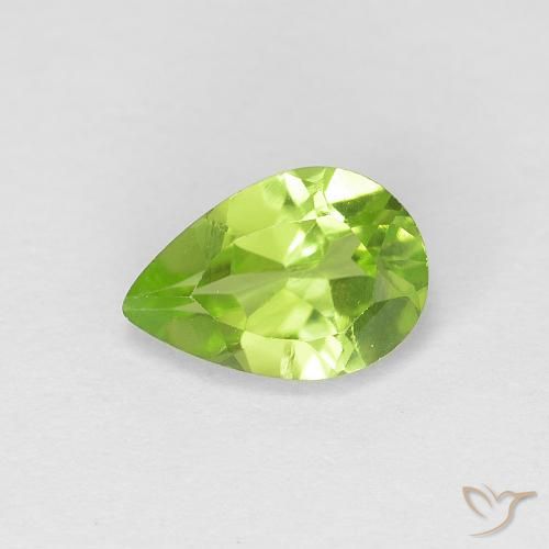 0.72ct طبيعي أخضر متوسط زبرجد, شكل الكمثرى, قليلا جدا