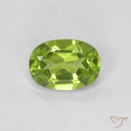 0.92ct طبيعي أخضر متوسط زبرجد, بيضوي, VVS-VS