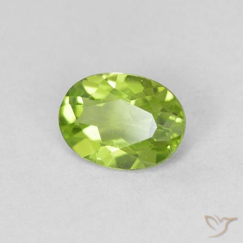 زبرجد أخضر متوسط طبيعي، بيضوي، 0.73 قيراط، VVS-VS