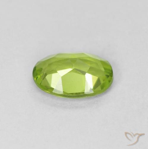 زبرجد أخضر متوسط طبيعي، بيضوي، 0.73 قيراط، VVS-VS