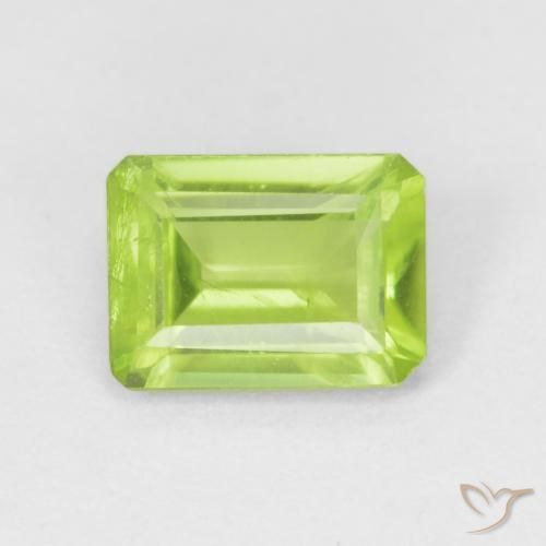 0.98ct طبيعي أخضر مصفر زبرجد, قص الزمرد, قليلا جدا