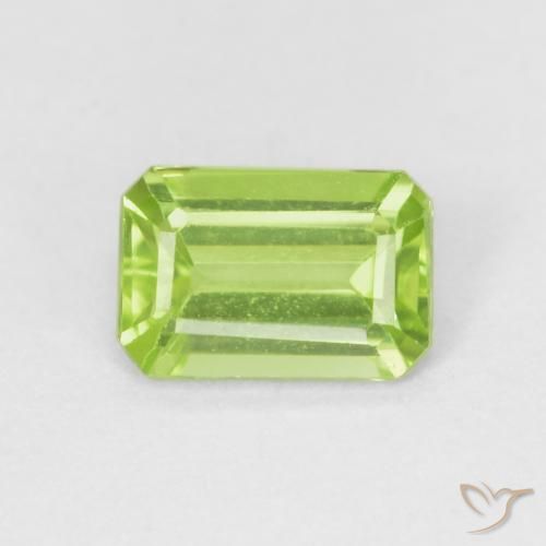 0.55ct طبيعي أخضر حيوى فاتح زبرجد, قص الزمرد, VVS