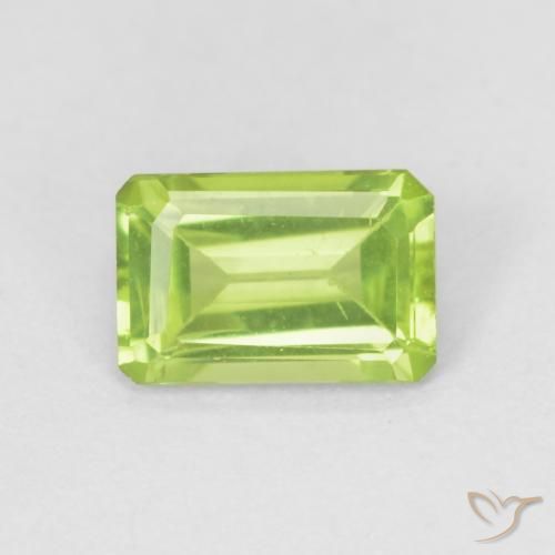 0.60ct طبيعي أخضر حيوى فاتح زبرجد, قص الزمرد, قليلا جدا