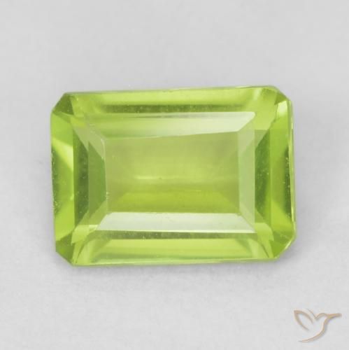 1.01ct طبيعي أخضر مصفر زبرجد, قص الزمرد, قليلا جدا