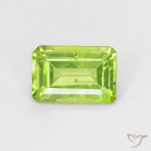 0.57ct طبيعي أخضر متوسط زبرجد, قص الزمرد, قليلا جدا
