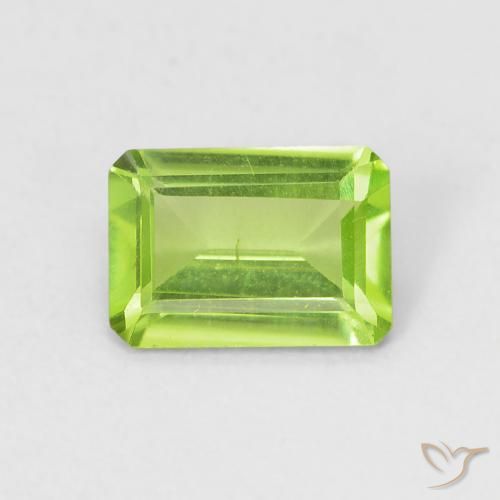 0.82ct طبيعي أخضر متوسط زبرجد, قص الزمرد, قليلا جدا