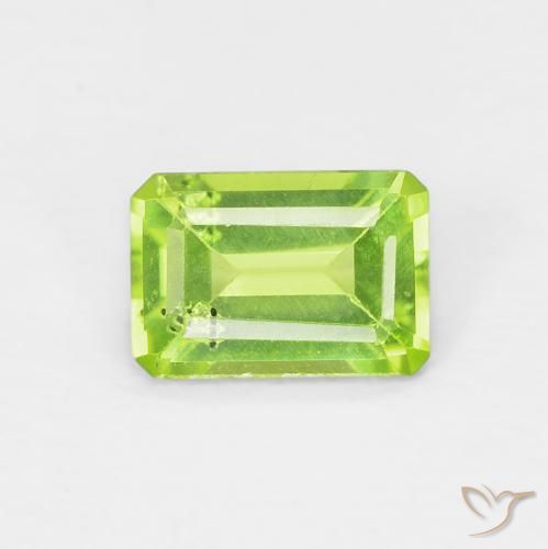 0.57ct طبيعي أخضر مصفر زبرجد, قص الزمرد, قليلا جدا