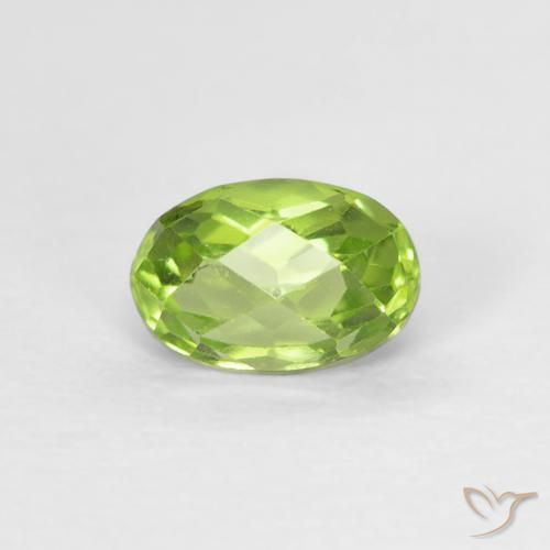 0.68ct طبيعي أخضر حيوى فاتح زبرجد, بيضوي, VVS-VS