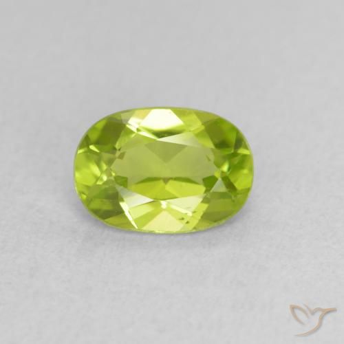 0.90ct طبيعي أخضر مصفر زبرجد, بيضوي, VVS-VS