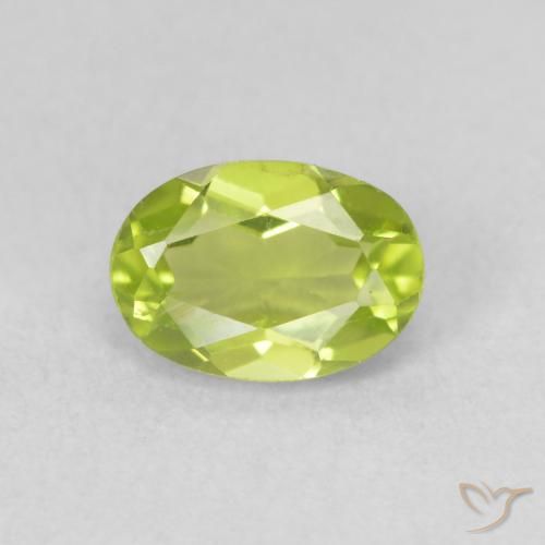 0.93ct طبيعي أخضر متوسط زبرجد, بيضوي, قليلا جدا