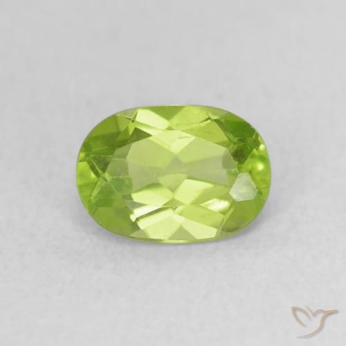 0.96ct طبيعي أخضر متوسط زبرجد, بيضوي, قليلا جدا