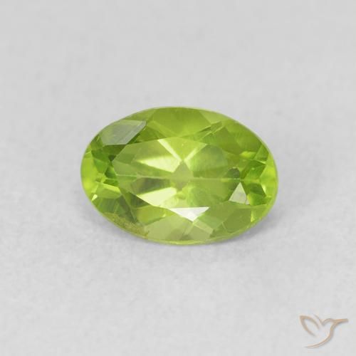 0.91ct طبيعي أخضر متوسط زبرجد, بيضوي, قليلا جدا