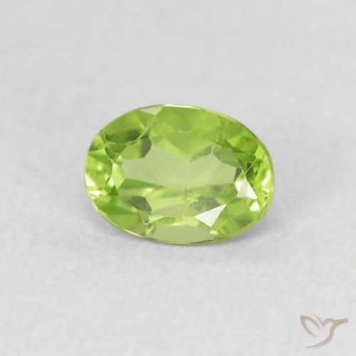 زبرجد Medium Light-Green طبيعي، بيضوي، 0.95 قيراط، قليلا جدا