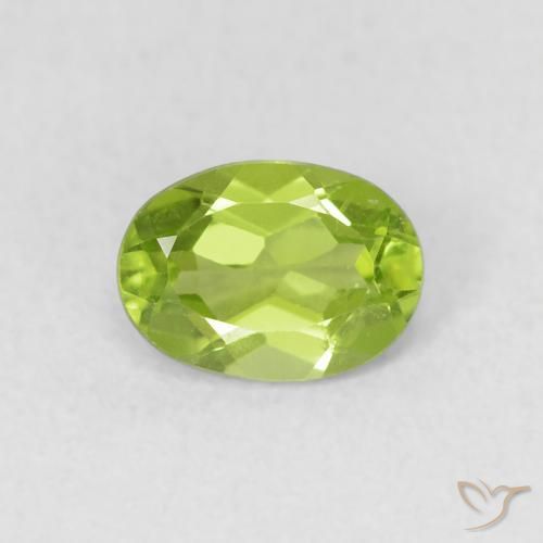 0.91ct طبيعي أخضر حيوي زبرجد, بيضوي, قليلا جدا