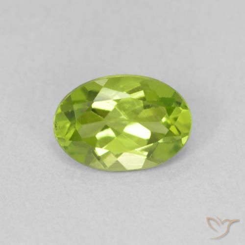 0.85ct طبيعي أخضر مصفر زبرجد, بيضوي, قليلا جدا