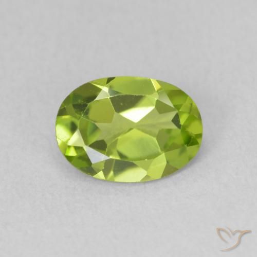 0.95ct طبيعي أخضر متوسط زبرجد, بيضوي, قليلا جدا