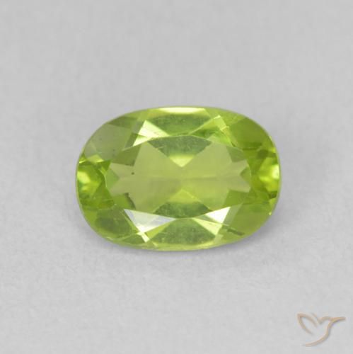 0.93ct طبيعي أخضر متوسط زبرجد, بيضوي, قليلا جدا