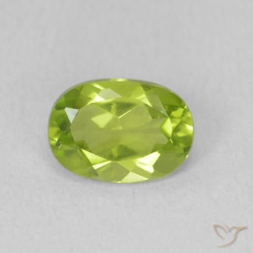 0.92ct طبيعي أخضر متوسط زبرجد, بيضوي, قليلا جدا