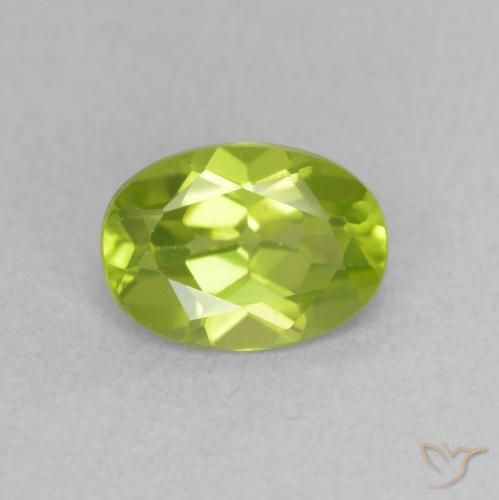 0.90ct طبيعي أخضر مصفر زبرجد, بيضوي, VVS-VS