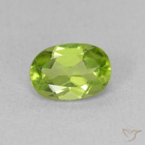 0.92ct طبيعي أخضر حيوي زبرجد, بيضوي, VVS-VS