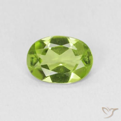 0.67ct طبيعي أخضر مصفر زبرجد, بيضوي, VVS