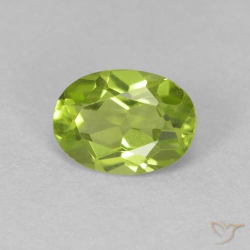 0.78ct طبيعي أخضر حيوي زبرجد, بيضوي, VVS