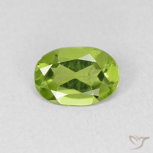 0.70ct طبيعي أخضر حيوي زبرجد, بيضوي, VVS-VS