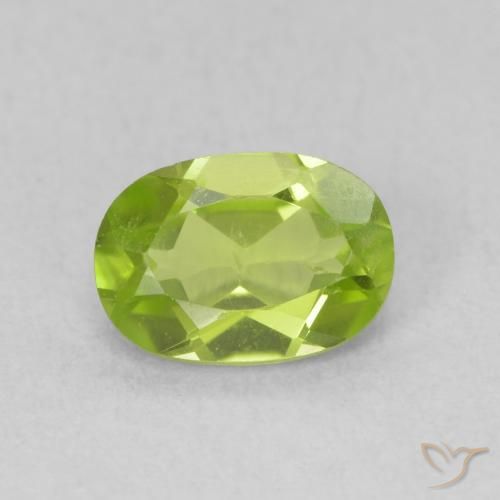 0.85ct طبيعي أخضر متوسط زبرجد, بيضوي, قليلا جدا