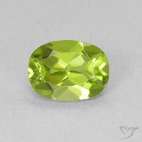 0.91ct طبيعي أخضر متوسط زبرجد, بيضوي, قليلا جدا