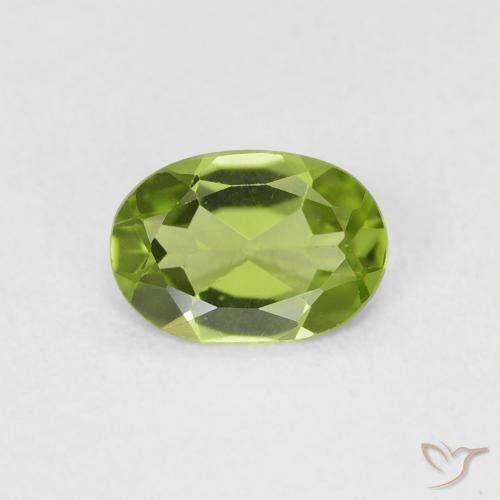 0.70ct طبيعي أخضر حيوي زبرجد, بيضوي, VVS-VS