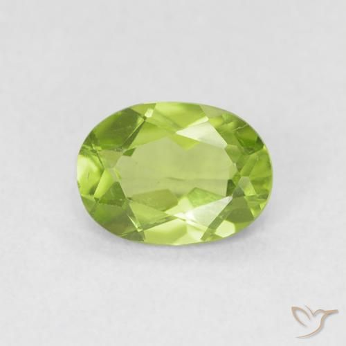 0.81ct طبيعي أخضر حيوي زبرجد, بيضوي, قليلا جدا