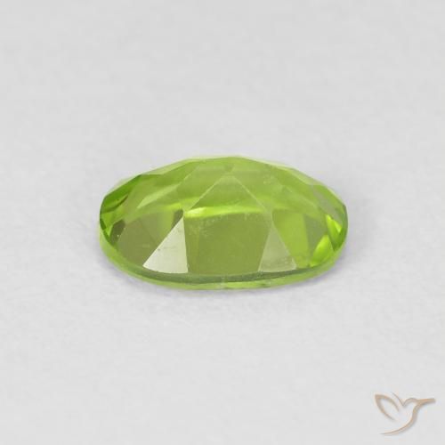 زبرجد Medium Light-Green طبيعي، بيضوي، 0.89 قيراط، VVS-VS