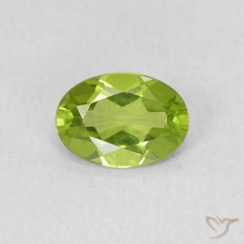 0.74ct طبيعي أخضر حيوي زبرجد, بيضوي, قليلا جدا