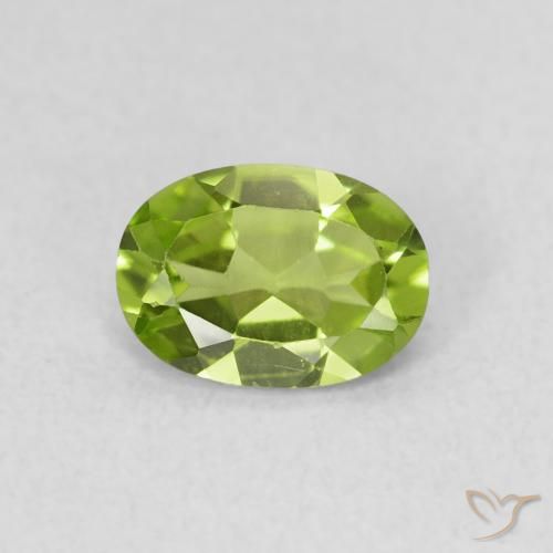 0.78ct طبيعي أخضر حيوي زبرجد, بيضوي, قليلا جدا