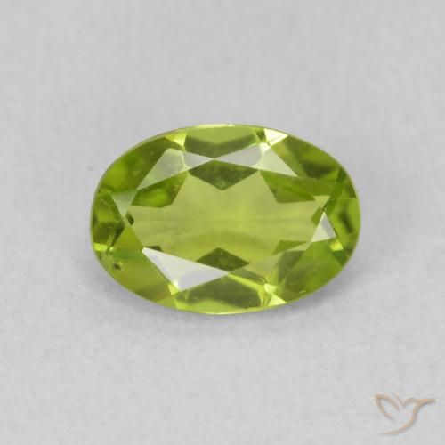 0.84ct طبيعي أخضر حيوي زبرجد, بيضوي, قليلا جدا