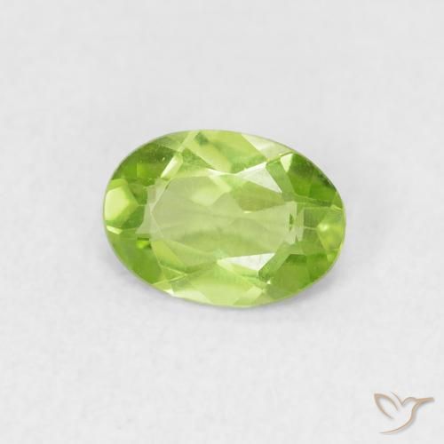 زبرجد Medium Light-Green طبيعي، بيضوي، 0.71 قيراط، VVS-VS