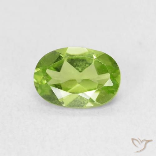 0.90ct طبيعي أخضر متوسط زبرجد, بيضوي, VVS-VS