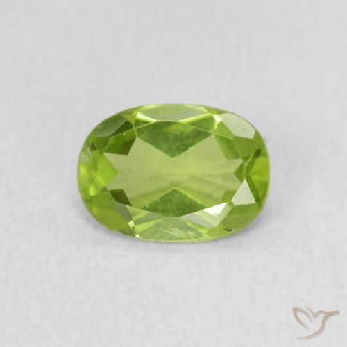 0.82ct طبيعي أخضر حيوي زبرجد, بيضوي, قليلا جدا