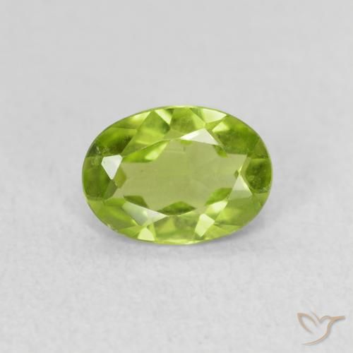 0.68ct طبيعي أخضر حيوي زبرجد, بيضوي, قليلا جدا